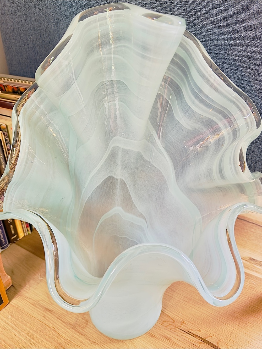 Murano Shell Vase - Picture 3 of 5